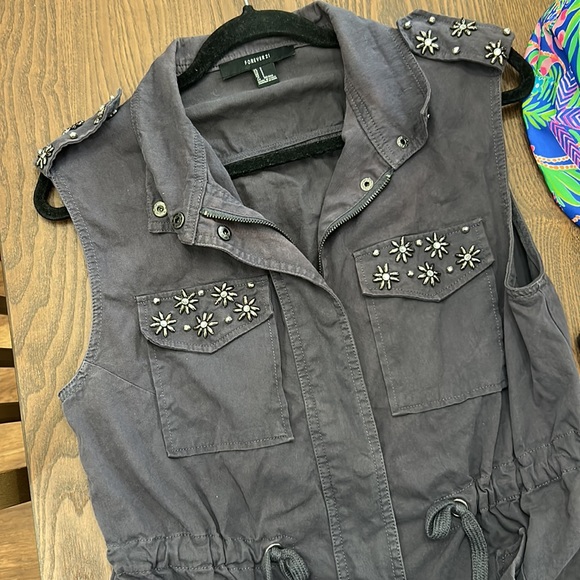 Beaded charcoal vest - Picture 5 of 5